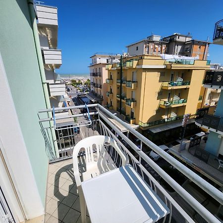 Alevon Hotel Rimini Bagian luar foto