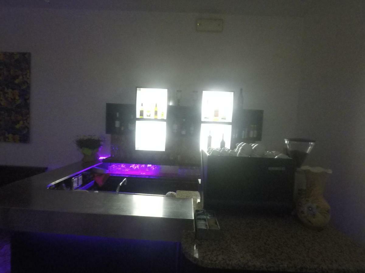 Alevon Hotel Rimini Bagian luar foto
